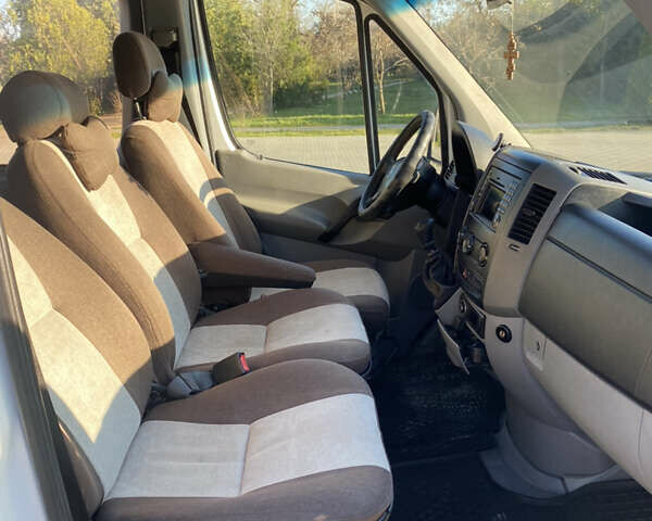 Білий Мерседес Sprinter, об'ємом двигуна 2.99 л та пробігом 200 тис. км за 15000 $, фото 7 на Automoto.ua