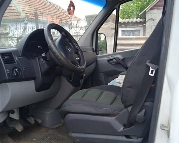 Белый Мерседес Sprinter, объемом двигателя 2.2 л и пробегом 436 тыс. км за 18500 $, фото 9 на Automoto.ua