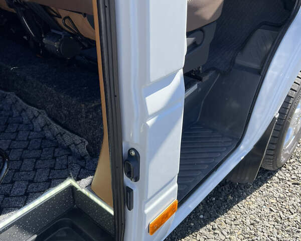 Білий Мерседес Sprinter, об'ємом двигуна 2.7 л та пробігом 314 тис. км за 19999 $, фото 31 на Automoto.ua