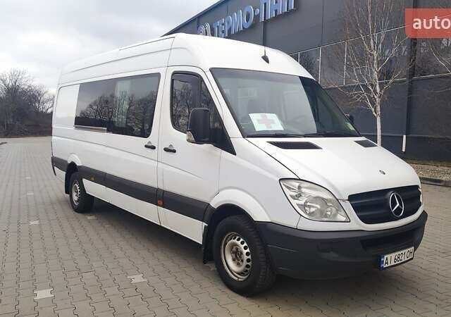 Белый Мерседес Sprinter, объемом двигателя 2.15 л и пробегом 485 тыс. км за 10900 $, фото 2 на Automoto.ua