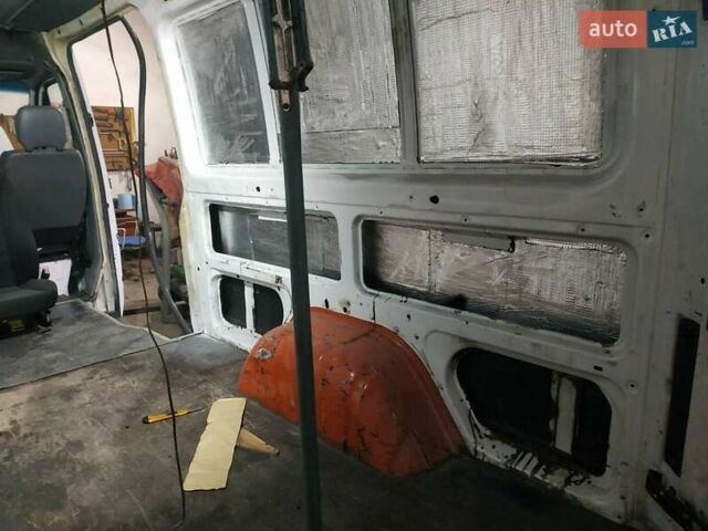 Белый Мерседес Sprinter, объемом двигателя 0 л и пробегом 700 тыс. км за 10000 $, фото 12 на Automoto.ua