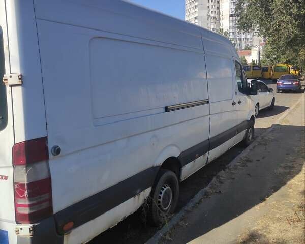 Белый Мерседес Sprinter, объемом двигателя 2.15 л и пробегом 435 тыс. км за 10000 $, фото 1 на Automoto.ua