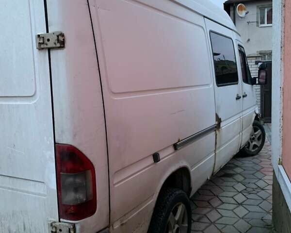 Білий Мерседес Sprinter, об'ємом двигуна 2.2 л та пробігом 497 тис. км за 5000 $, фото 1 на Automoto.ua