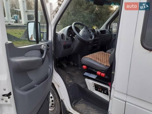 Белый Мерседес Sprinter, объемом двигателя 2.2 л и пробегом 750 тыс. км за 9700 $, фото 5 на Automoto.ua
