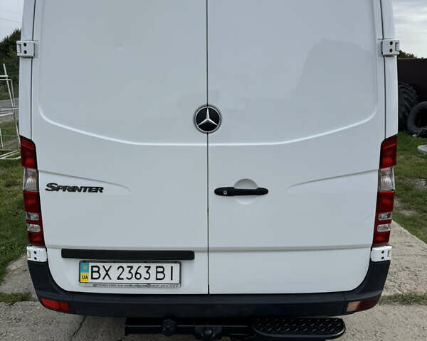 Белый Мерседес Sprinter, объемом двигателя 2.15 л и пробегом 350 тыс. км за 6999 $, фото 30 на Automoto.ua