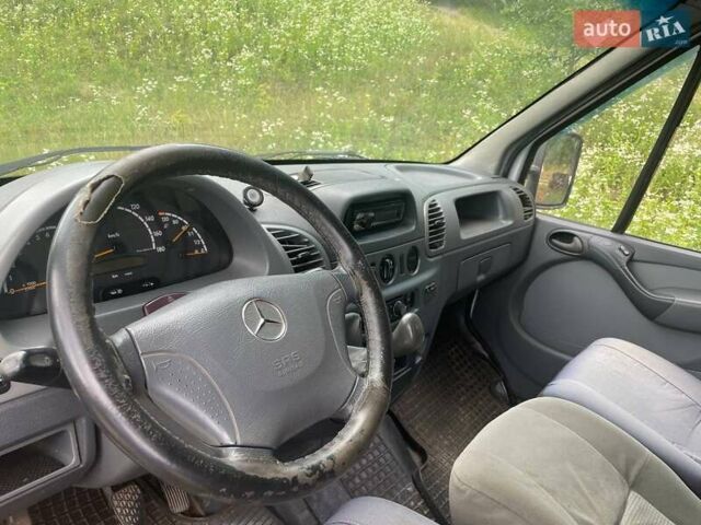 Белый Мерседес Sprinter, объемом двигателя 2.2 л и пробегом 350 тыс. км за 8000 $, фото 3 на Automoto.ua