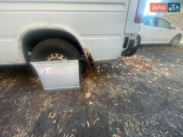 Белый Мерседес Sprinter, объемом двигателя 2.2 л и пробегом 697 тыс. км за 4666 $, фото 5 на Automoto.ua