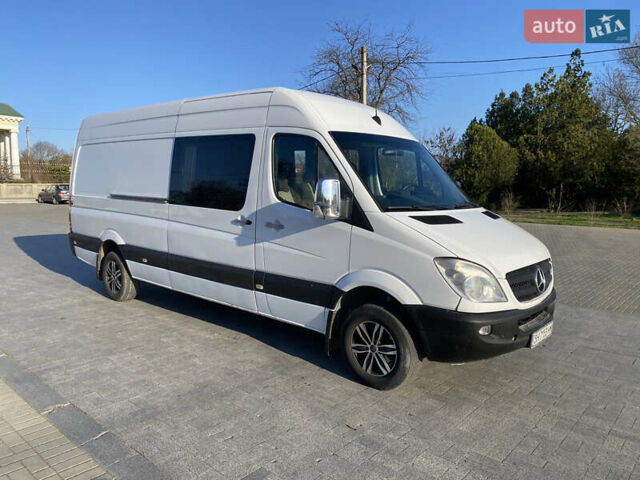 Білий Мерседес Sprinter, об'ємом двигуна 2.99 л та пробігом 200 тис. км за 15000 $, фото 1 на Automoto.ua
