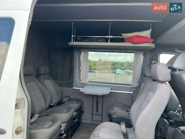 Белый Мерседес Sprinter, объемом двигателя 2.2 л и пробегом 240 тыс. км за 14200 $, фото 14 на Automoto.ua