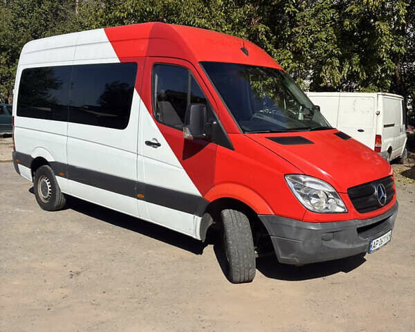 Белый Мерседес Sprinter, объемом двигателя 2.15 л и пробегом 480 тыс. км за 9000 $, фото 2 на Automoto.ua
