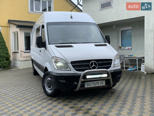 Белый Мерседес Sprinter, объемом двигателя 2.15 л и пробегом 357 тыс. км за 11500 $, фото 3 на Automoto.ua