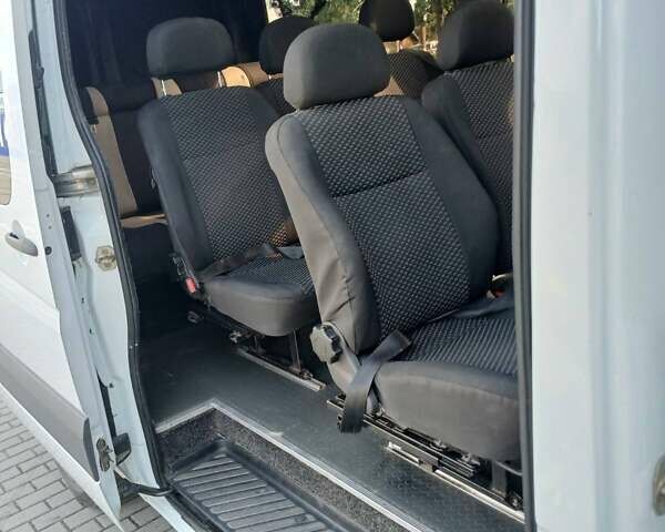 Белый Мерседес Sprinter, объемом двигателя 2.15 л и пробегом 340 тыс. км за 12300 $, фото 12 на Automoto.ua