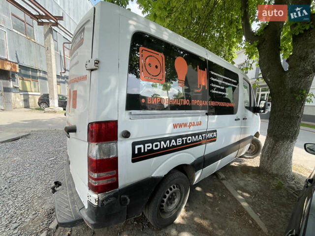 Белый Мерседес Sprinter, объемом двигателя 2.15 л и пробегом 555 тыс. км за 7800 $, фото 5 на Automoto.ua