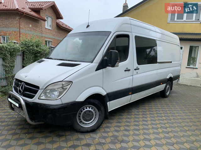 Белый Мерседес Sprinter, объемом двигателя 2.15 л и пробегом 357 тыс. км за 11500 $, фото 6 на Automoto.ua
