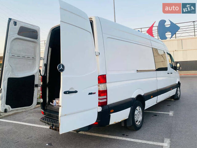 Белый Мерседес Sprinter, объемом двигателя 2.2 л и пробегом 500 тыс. км за 9400 $, фото 10 на Automoto.ua