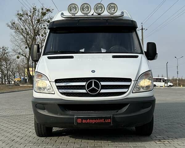 Белый Мерседес Sprinter, объемом двигателя 2.99 л и пробегом 228 тыс. км за 13900 $, фото 2 на Automoto.ua