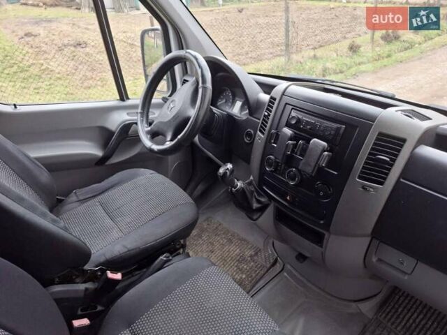 Белый Мерседес Sprinter, объемом двигателя 2.2 л и пробегом 289 тыс. км за 10500 $, фото 6 на Automoto.ua