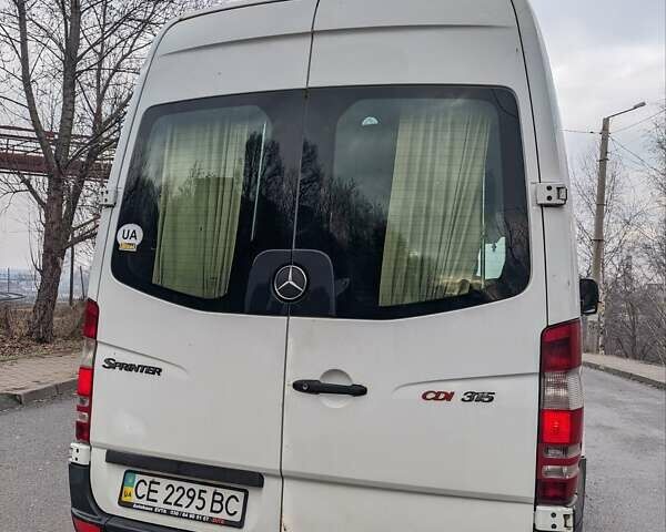 Белый Мерседес Sprinter, объемом двигателя 2.1 л и пробегом 570 тыс. км за 8500 $, фото 4 на Automoto.ua