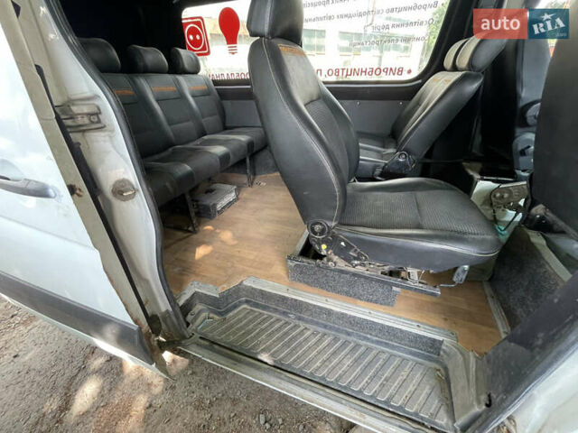 Белый Мерседес Sprinter, объемом двигателя 2.15 л и пробегом 555 тыс. км за 7800 $, фото 9 на Automoto.ua