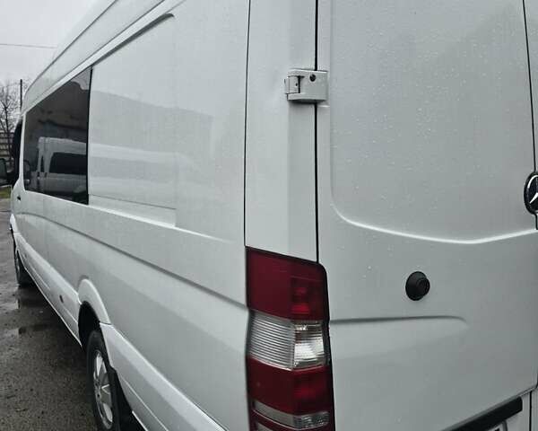 Белый Мерседес Sprinter, объемом двигателя 3 л и пробегом 200 тыс. км за 22500 $, фото 13 на Automoto.ua