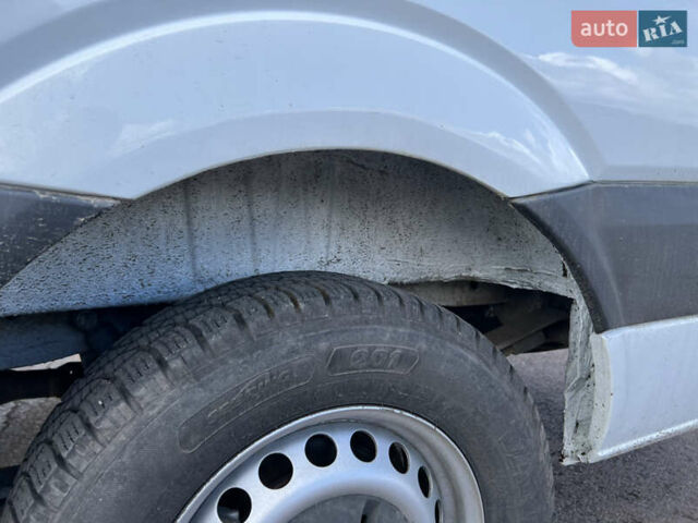 Белый Мерседес Sprinter, объемом двигателя 2.2 л и пробегом 240 тыс. км за 14200 $, фото 12 на Automoto.ua