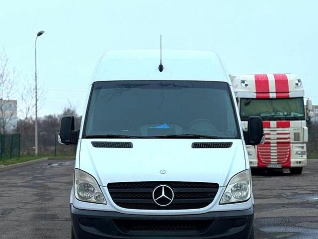 Білий Мерседес Sprinter, об'ємом двигуна 2.2 л та пробігом 66 тис. км за 10000 $, фото 2 на Automoto.ua