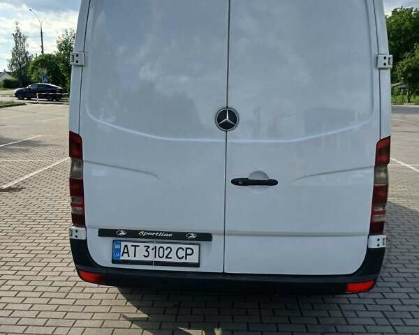 Белый Мерседес Sprinter, объемом двигателя 2.15 л и пробегом 340 тыс. км за 12300 $, фото 5 на Automoto.ua