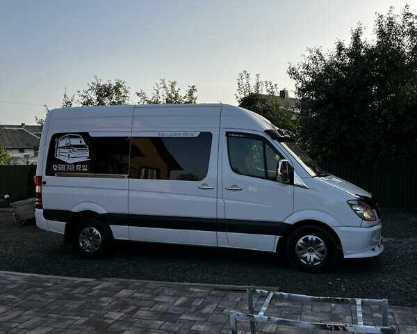 Белый Мерседес Sprinter, объемом двигателя 2.1 л и пробегом 320 тыс. км за 13200 $, фото 3 на Automoto.ua