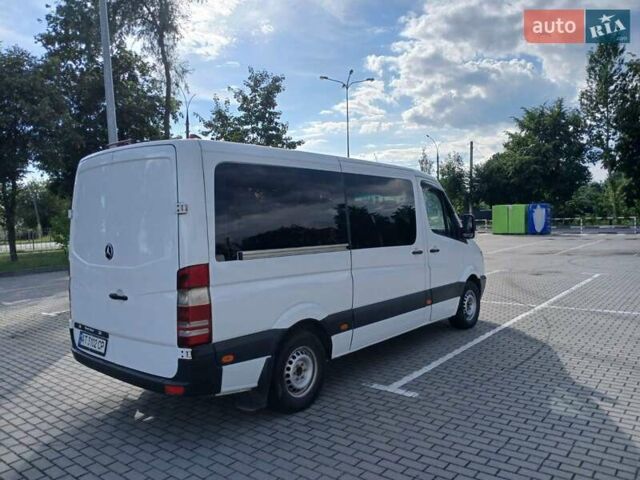 Белый Мерседес Sprinter, объемом двигателя 2.15 л и пробегом 340 тыс. км за 12300 $, фото 3 на Automoto.ua