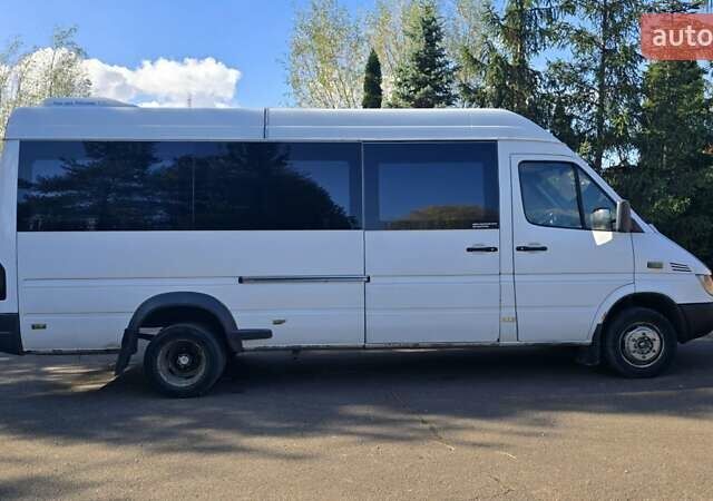 Белый Мерседес Sprinter, объемом двигателя 2.7 л и пробегом 500 тыс. км за 10799 $, фото 5 на Automoto.ua