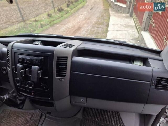 Белый Мерседес Sprinter, объемом двигателя 2.2 л и пробегом 289 тыс. км за 10500 $, фото 7 на Automoto.ua