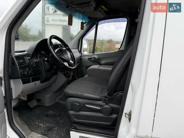 Белый Мерседес Sprinter, объемом двигателя 3 л и пробегом 700 тыс. км за 20488 $, фото 15 на Automoto.ua