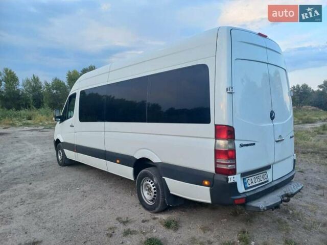 Белый Мерседес Sprinter, объемом двигателя 2.9 л и пробегом 296 тыс. км за 17000 $, фото 4 на Automoto.ua