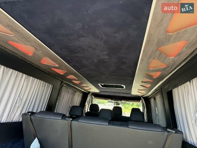 Белый Мерседес Sprinter, объемом двигателя 2.2 л и пробегом 240 тыс. км за 15000 $, фото 11 на Automoto.ua