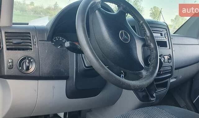 Белый Мерседес Sprinter, объемом двигателя 2.1 л и пробегом 430 тыс. км за 8900 $, фото 10 на Automoto.ua