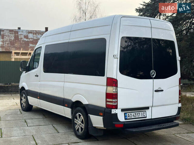 Белый Мерседес Sprinter, объемом двигателя 2.15 л и пробегом 315 тыс. км за 9000 $, фото 5 на Automoto.ua