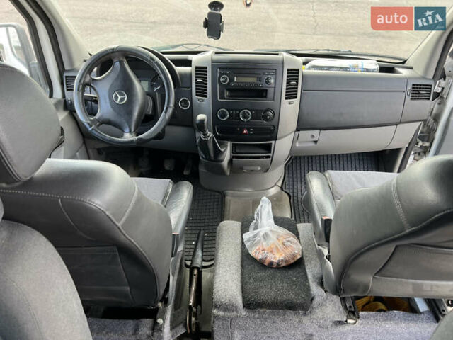 Белый Мерседес Sprinter, объемом двигателя 2.2 л и пробегом 240 тыс. км за 14200 $, фото 8 на Automoto.ua