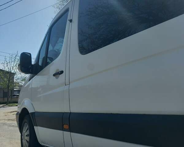 Белый Мерседес Sprinter, объемом двигателя 2.2 л и пробегом 590 тыс. км за 11500 $, фото 1 на Automoto.ua