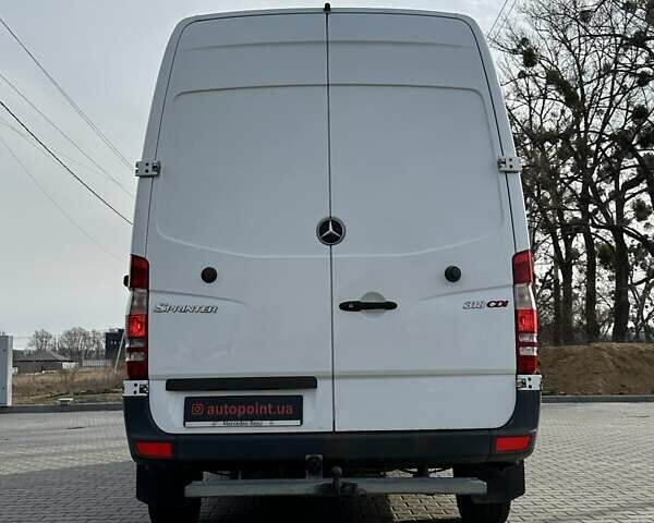 Белый Мерседес Sprinter, объемом двигателя 2.99 л и пробегом 228 тыс. км за 13900 $, фото 8 на Automoto.ua