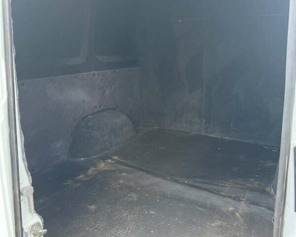 Белый Мерседес Sprinter, объемом двигателя 2.2 л и пробегом 240 тыс. км за 14200 $, фото 3 на Automoto.ua