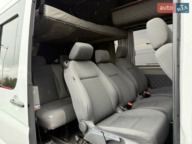 Белый Мерседес Sprinter, объемом двигателя 3 л и пробегом 700 тыс. км за 20488 $, фото 20 на Automoto.ua