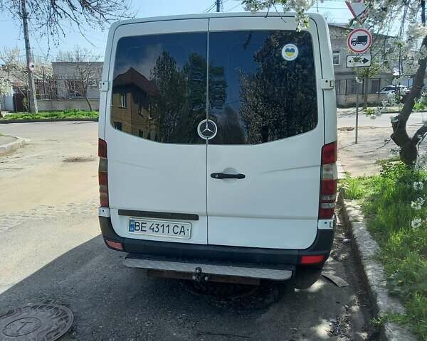 Белый Мерседес Sprinter, объемом двигателя 2.2 л и пробегом 590 тыс. км за 11500 $, фото 8 на Automoto.ua