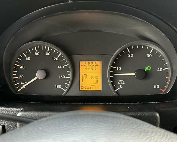 Белый Мерседес Sprinter, объемом двигателя 2.99 л и пробегом 228 тыс. км за 13900 $, фото 29 на Automoto.ua