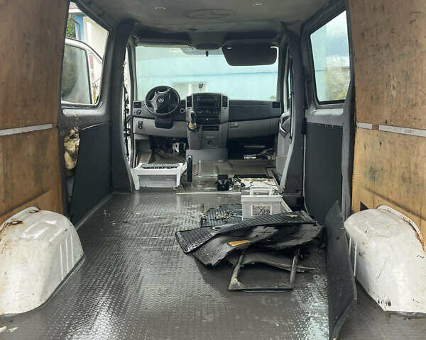 Білий Мерседес Sprinter, об'ємом двигуна 2.15 л та пробігом 600 тис. км за 5100 $, фото 4 на Automoto.ua