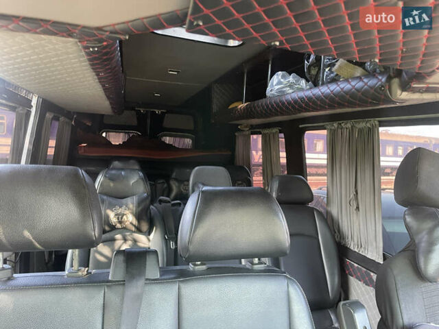 Белый Мерседес Sprinter, объемом двигателя 2.99 л и пробегом 575 тыс. км за 14600 $, фото 5 на Automoto.ua