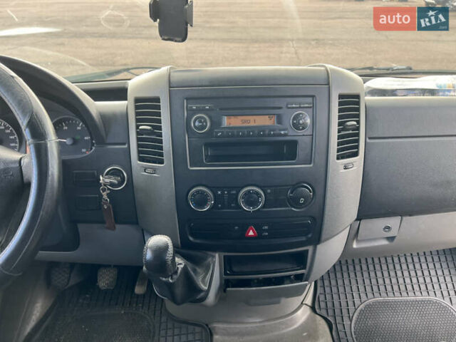 Белый Мерседес Sprinter, объемом двигателя 2.2 л и пробегом 240 тыс. км за 14200 $, фото 5 на Automoto.ua
