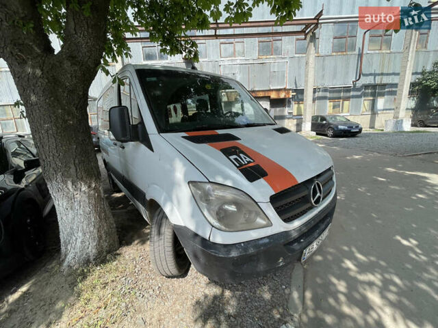 Белый Мерседес Sprinter, объемом двигателя 2.15 л и пробегом 555 тыс. км за 7800 $, фото 1 на Automoto.ua
