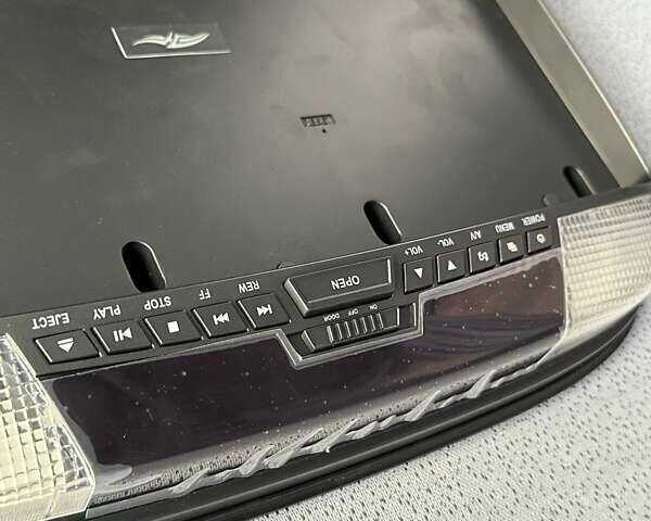 Белый Мерседес Sprinter, объемом двигателя 2.99 л и пробегом 228 тыс. км за 13900 $, фото 40 на Automoto.ua