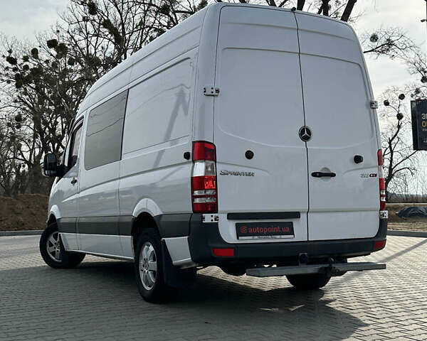 Белый Мерседес Sprinter, объемом двигателя 2.99 л и пробегом 228 тыс. км за 13900 $, фото 6 на Automoto.ua