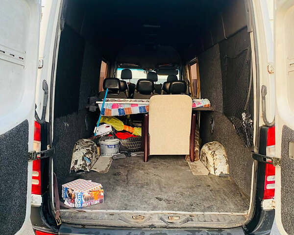 Белый Мерседес Sprinter, объемом двигателя 2.2 л и пробегом 500 тыс. км за 9400 $, фото 9 на Automoto.ua